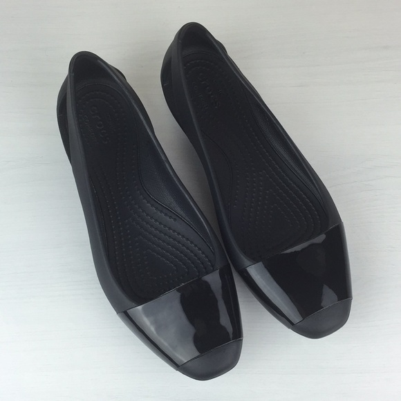 crocs sienna shiny flat